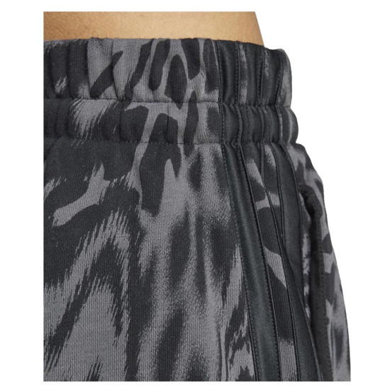 Adidas Γυναικείο σορτς Essentials 3-Stripes Fench Terry Animal Print Shorts